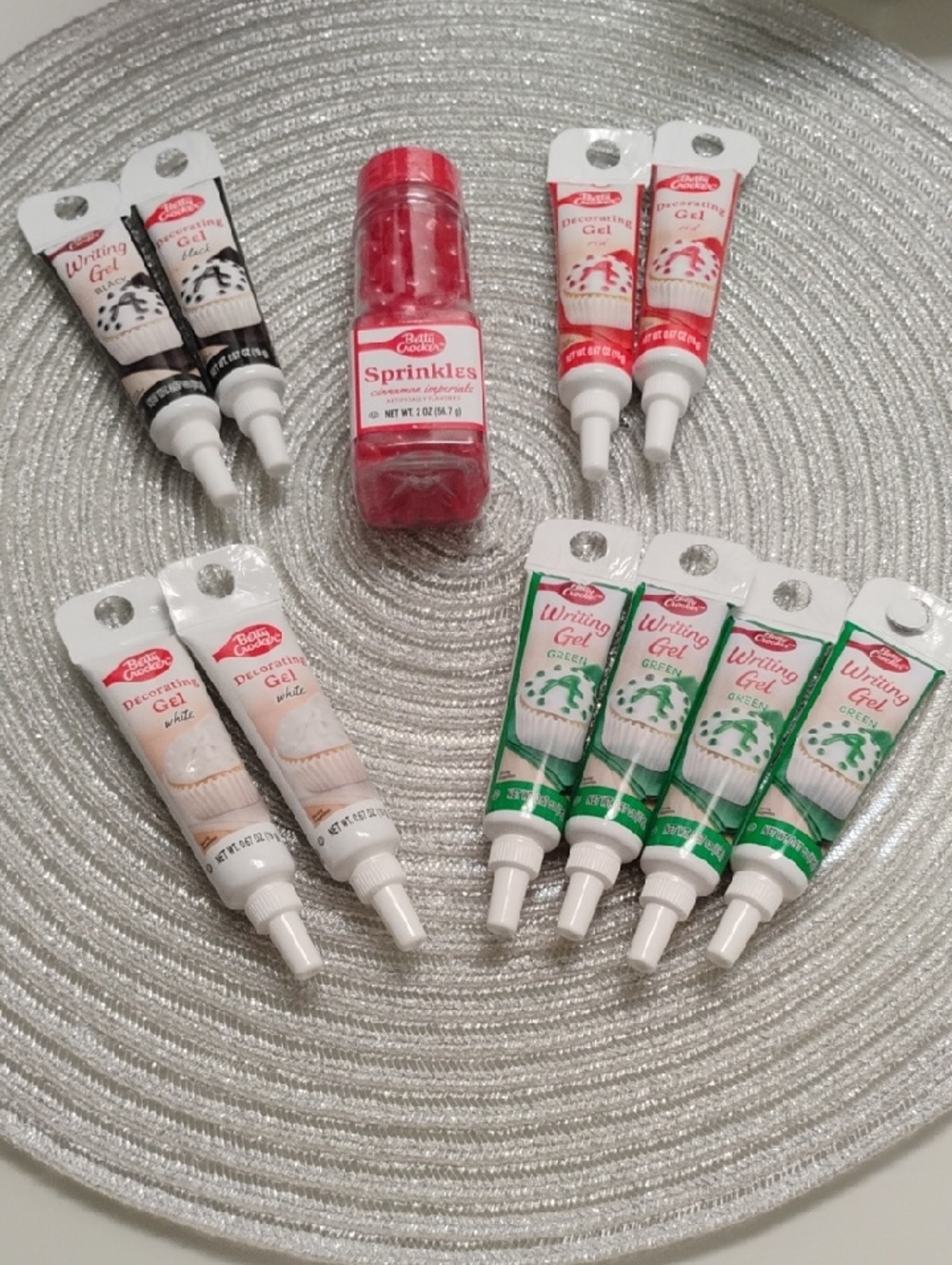 Betty Crocker Green, Red & White Cake Decorating Gels with Red Sprinkles (11)